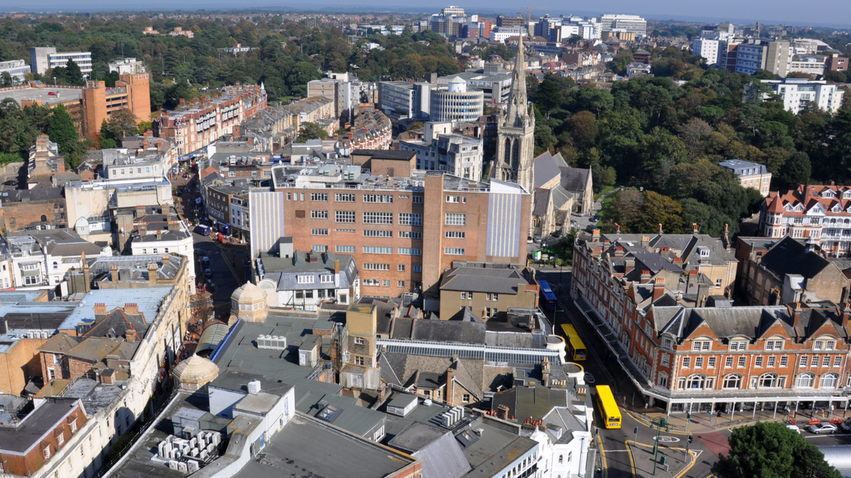 Getting Around Bournemouth: Car Free Travel