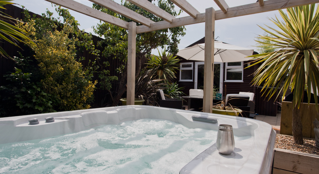 Luxury Eco Holiday Let in Bournemouth with Hot Tub